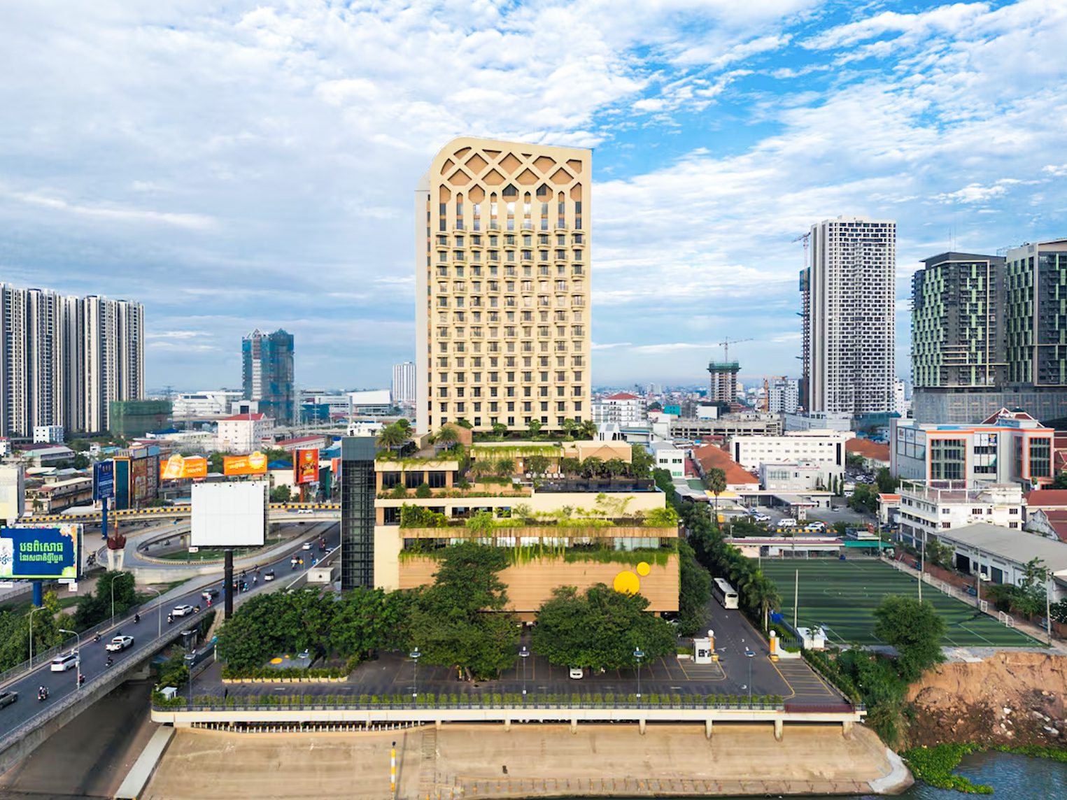 SUN & MOON RIVERSIDE HOTEL